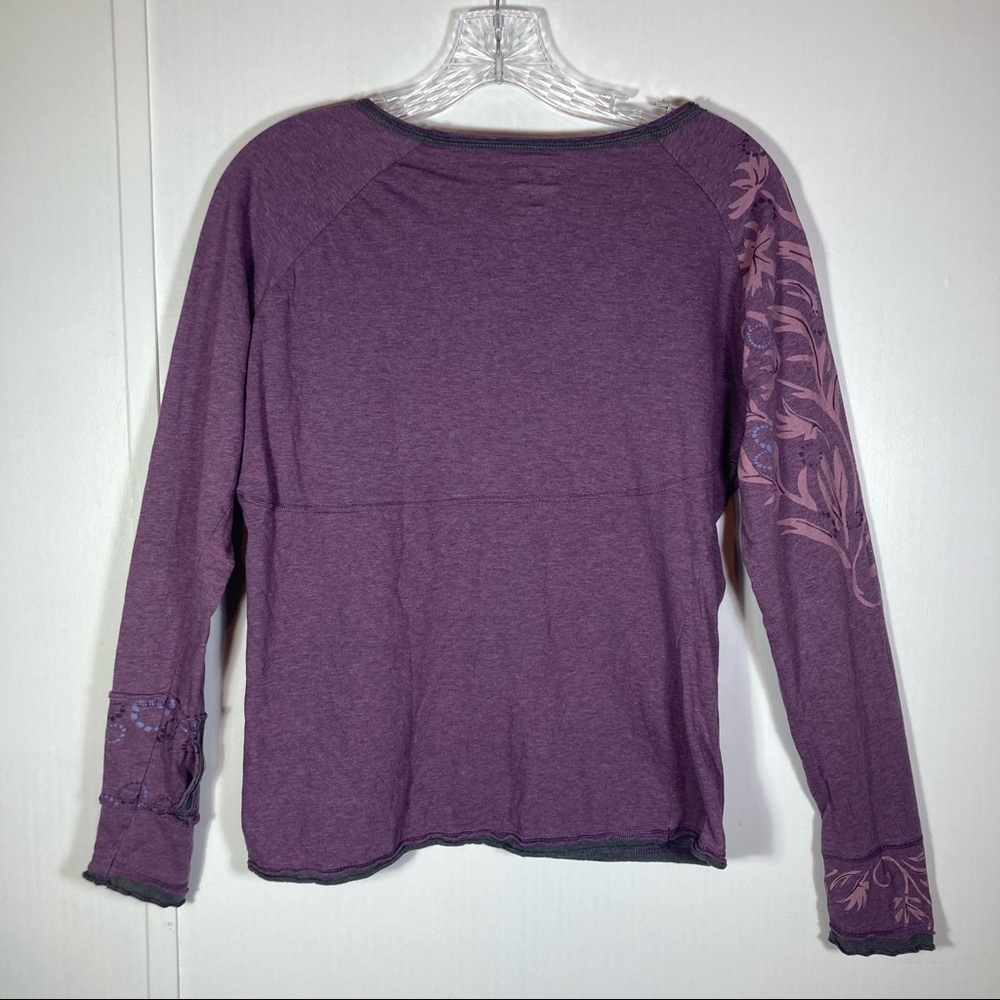 Mountain Hardwear long sleeve shirt.100% Organic Cotton. Size Medium - Picture 2 of 8